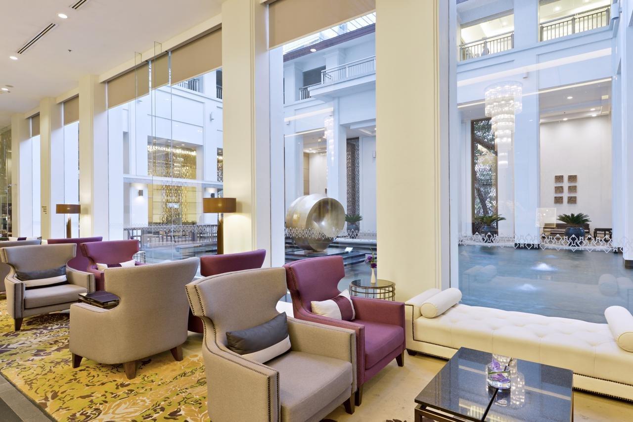 Grande Centre Point Ploenchit Hotel Bangkok Ngoại thất bức ảnh The lobby