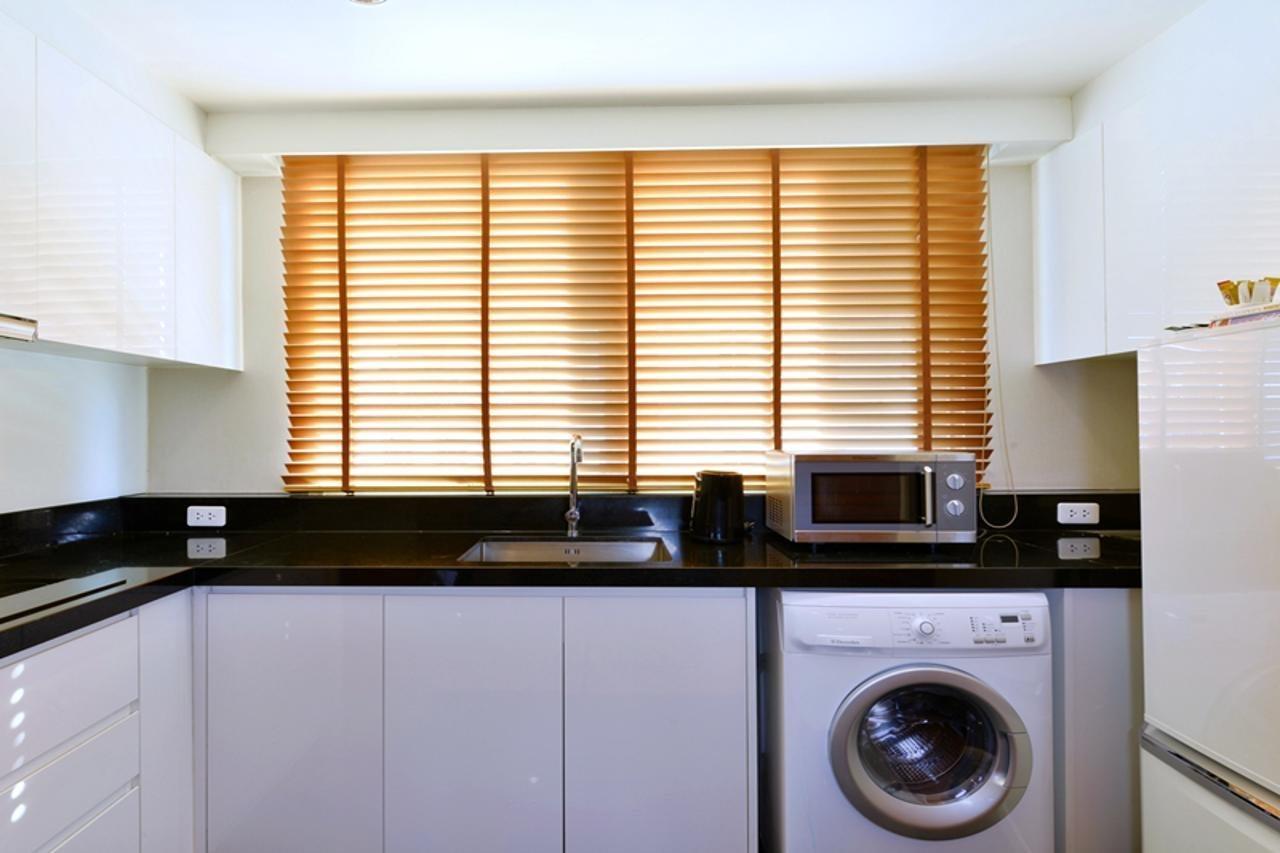 Grande Centre Point Ploenchit Hotel Bangkok Ngoại thất bức ảnh Wood venetian blinds