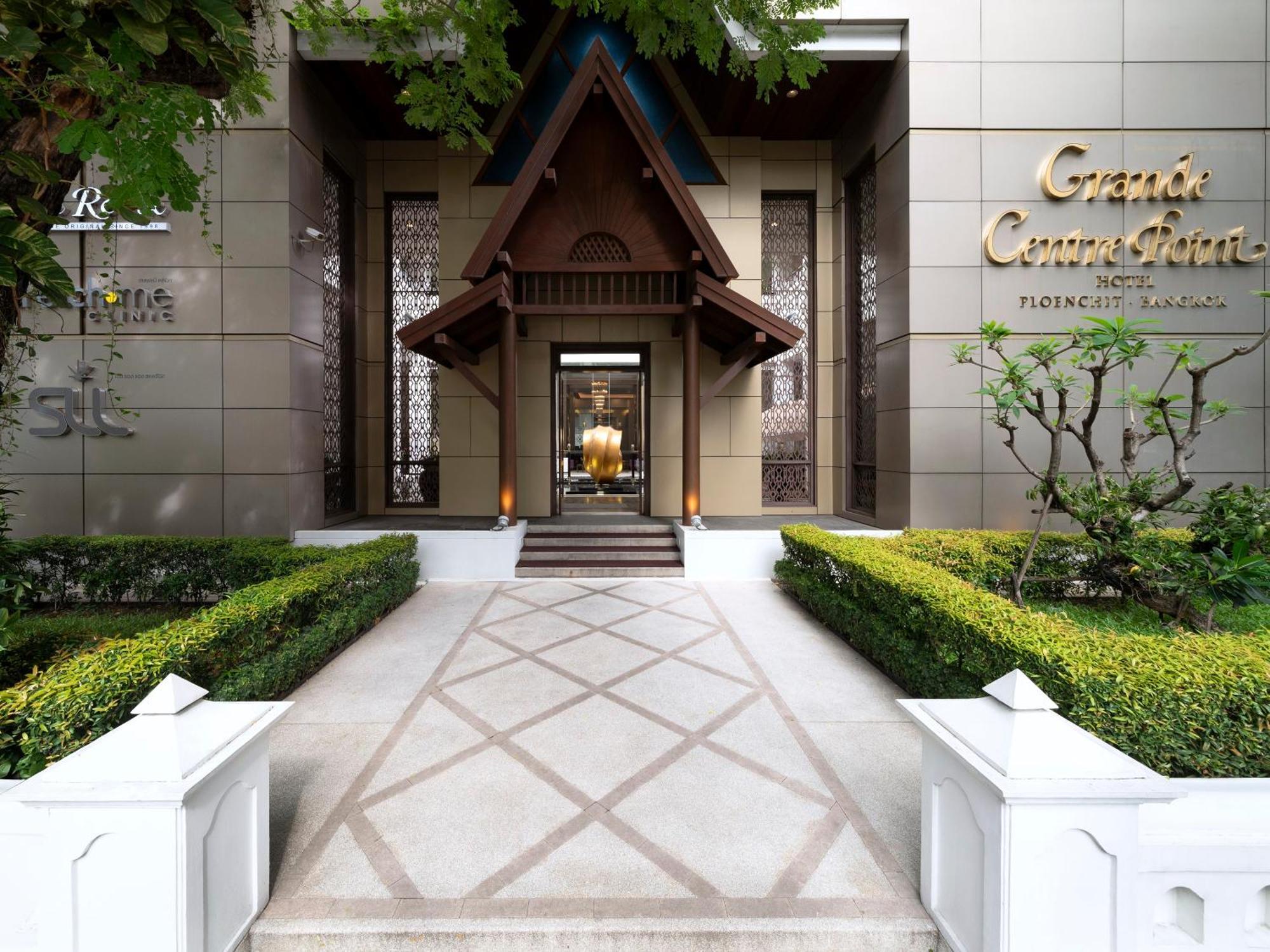 Grande Centre Point Ploenchit Hotel Bangkok Ngoại thất bức ảnh Entrance of Grande Centre Point Sukhumvit
