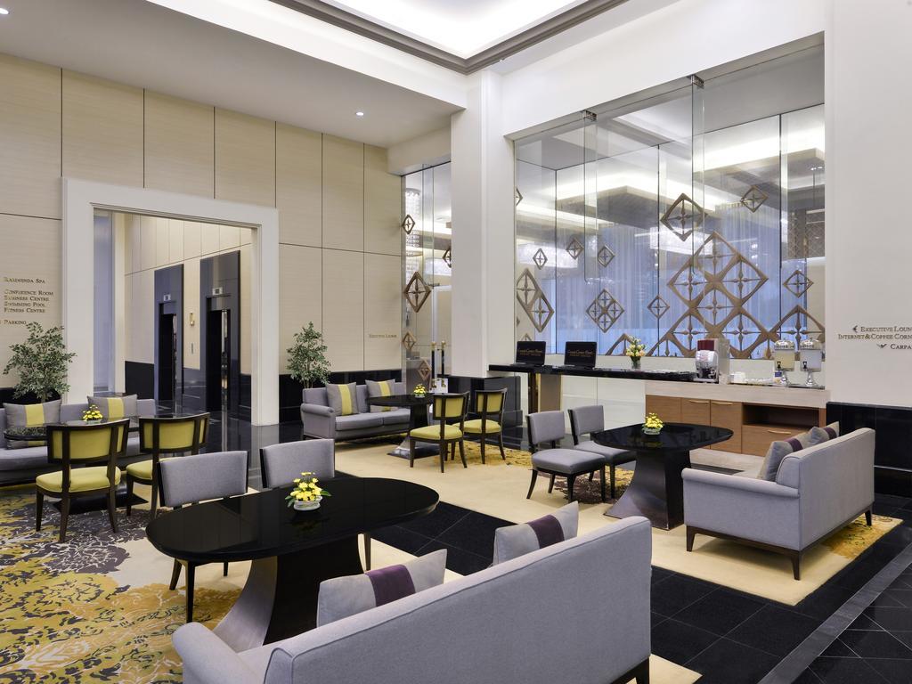Grande Centre Point Ploenchit Hotel Bangkok Ngoại thất bức ảnh The lobby of the hotel